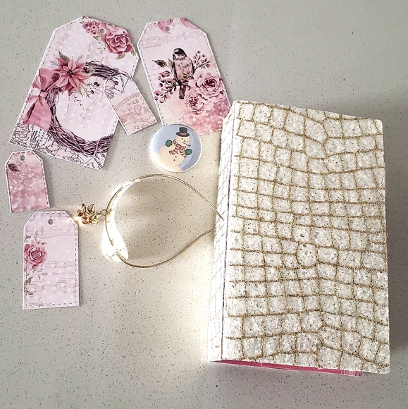 Faux leather Christmas Traveler's Notebook - Picture 15 of 15